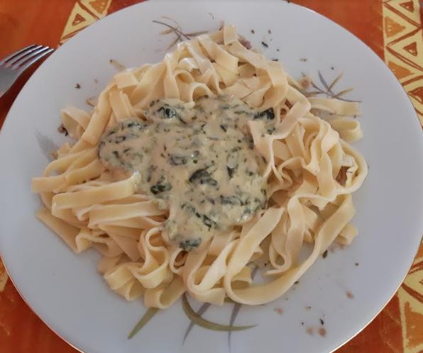 L’attribut alt de cette image est vide, son nom de fichier est sauce-epinard-gorgonzola-pour-pates-fraiches-Anne.jpg.